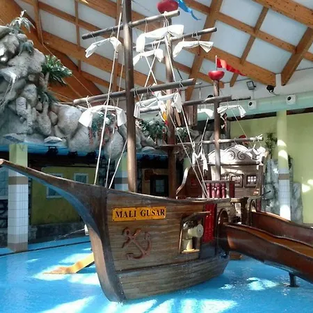 Aparthouse Supreme With Terme Catez Swimming Pools Tickets 公寓